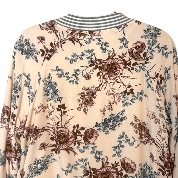 Saltwater LUXE Crossfire Bomber- Floral Mix Print Bomber- Size Small - Picture 6 of 10